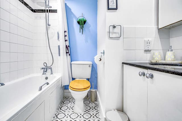 Wimbledon / 3 Bed 3bath / Close To Train Station - View 4