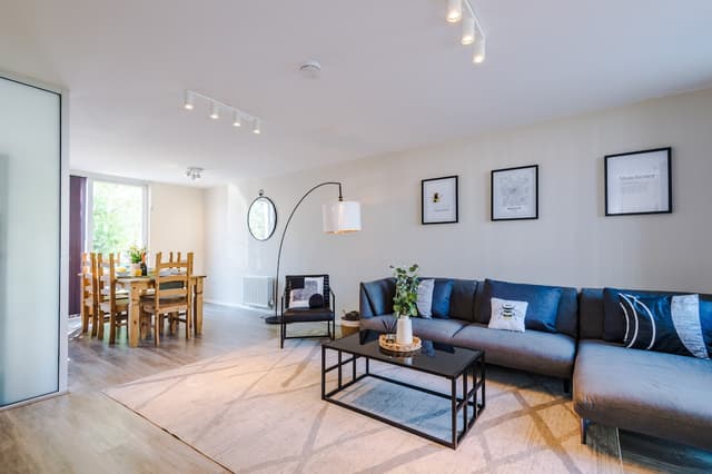 3 Bedroom House | Free Parking | Etihad Stadium | Coop Live - View 1