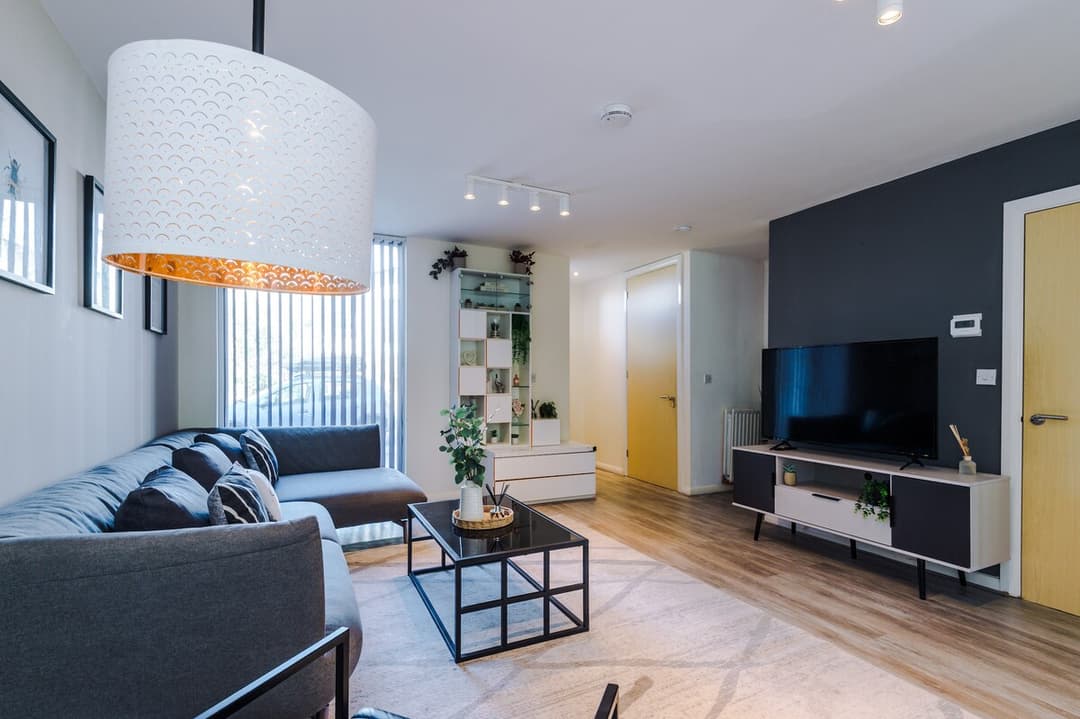 3 Bedroom House | Free Parking | Etihad Stadium | Coop Live - View 6