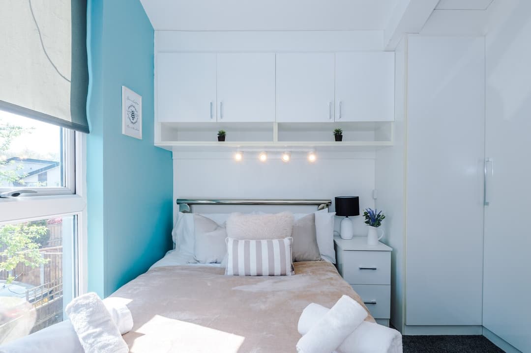 3 Bedroom House | Free Parking | Etihad Stadium | Coop Live - View 9