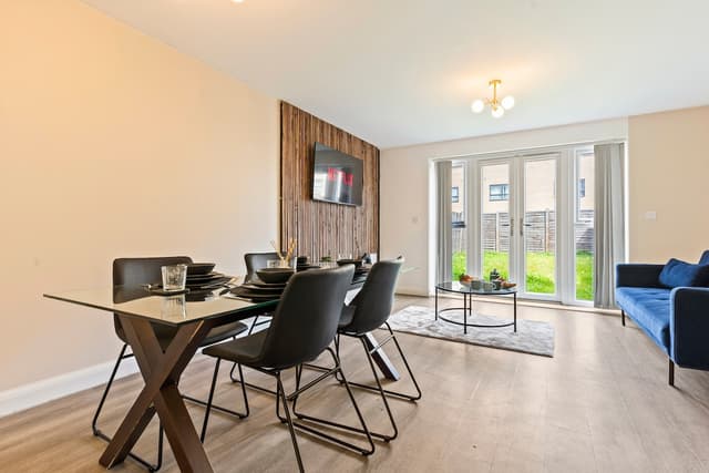 Modern City 2 Bedroom House | Work & Leisure | Free Parking - View 1