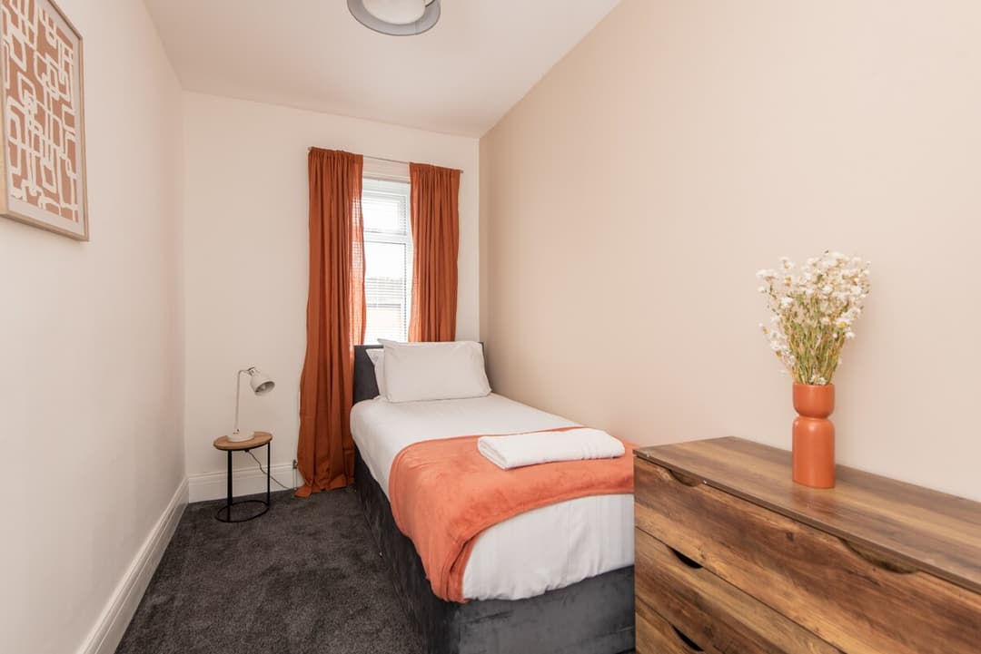 3 Bedroom House | Durham - View 2