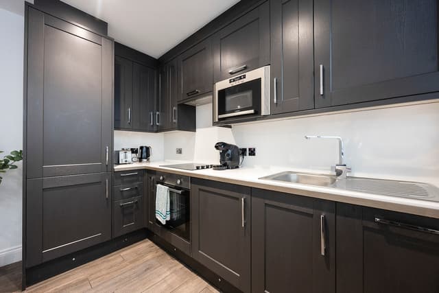 2 Bedroom Luxury Apartment | Brighton - View 3