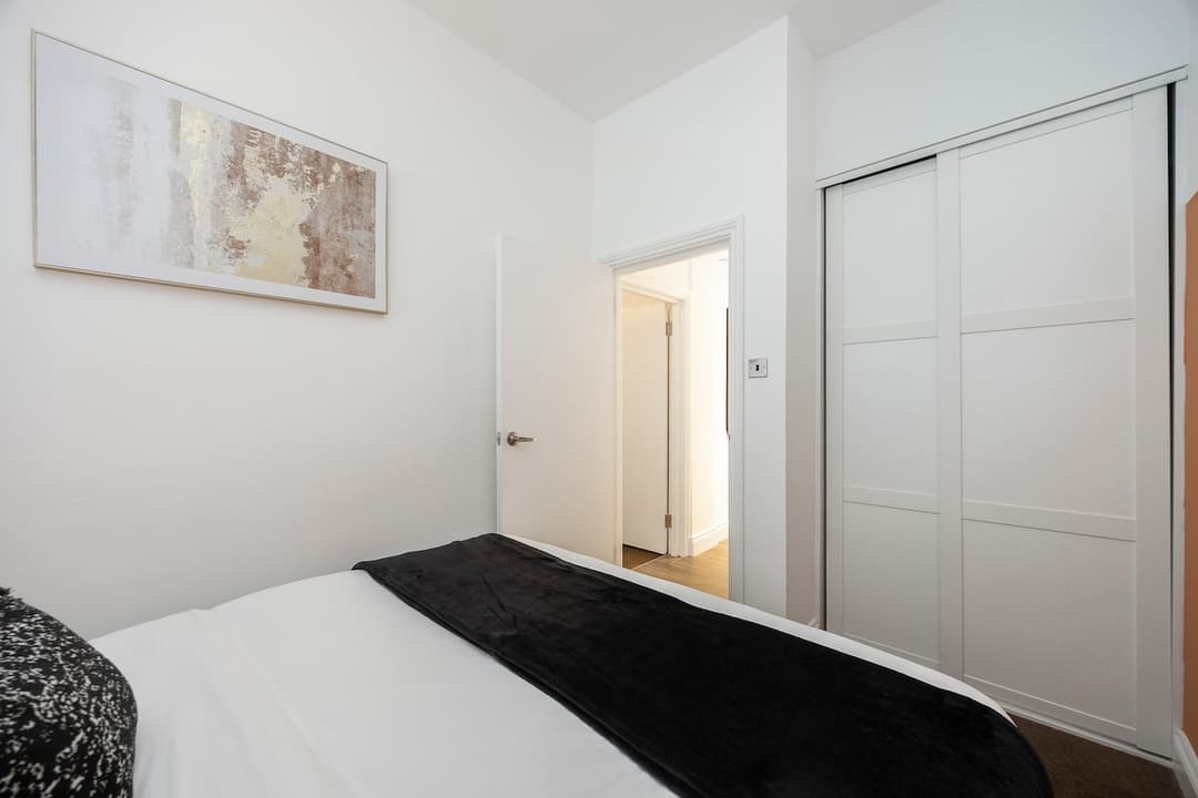 2 Bedroom Luxury Apartment | Brighton - View 9