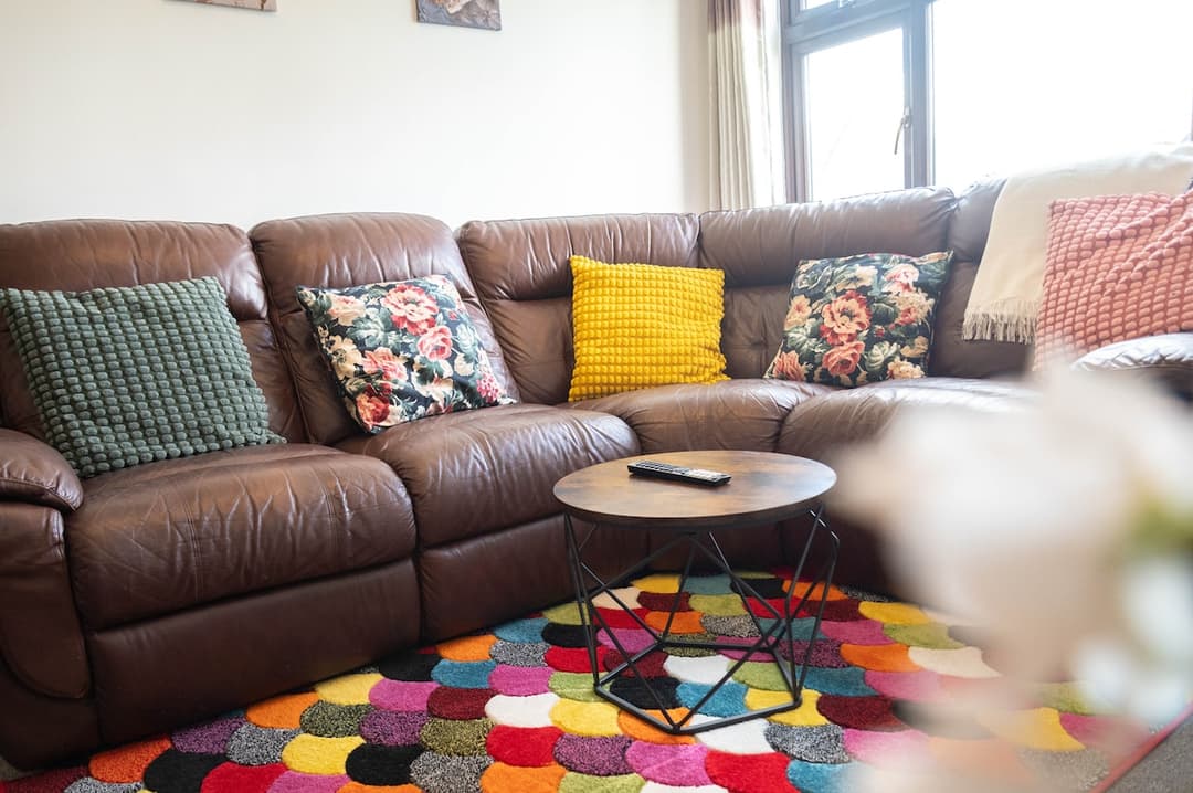2 Bedroom Apartment Near Sea Front In Southend - View 4