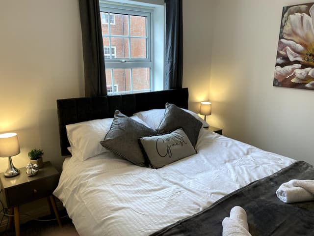 Comfortable 3-bedroom Norwich Townhouse, Garden & Parking - View 1