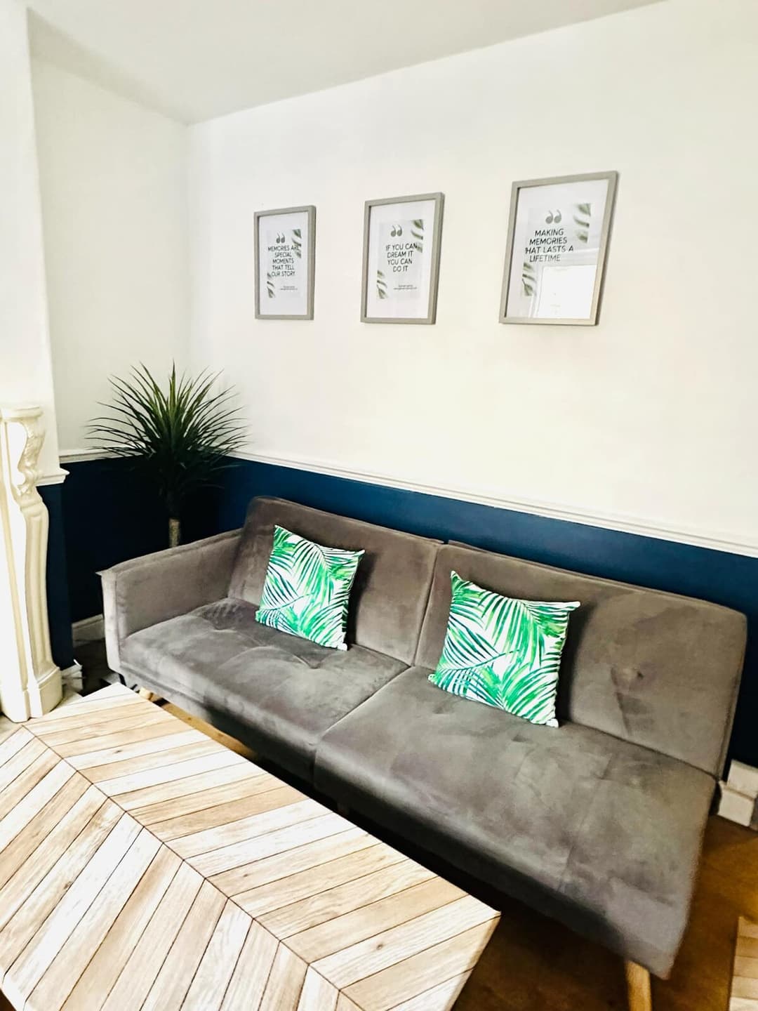 Spcaious 3 bed, central location and free parking - View 4