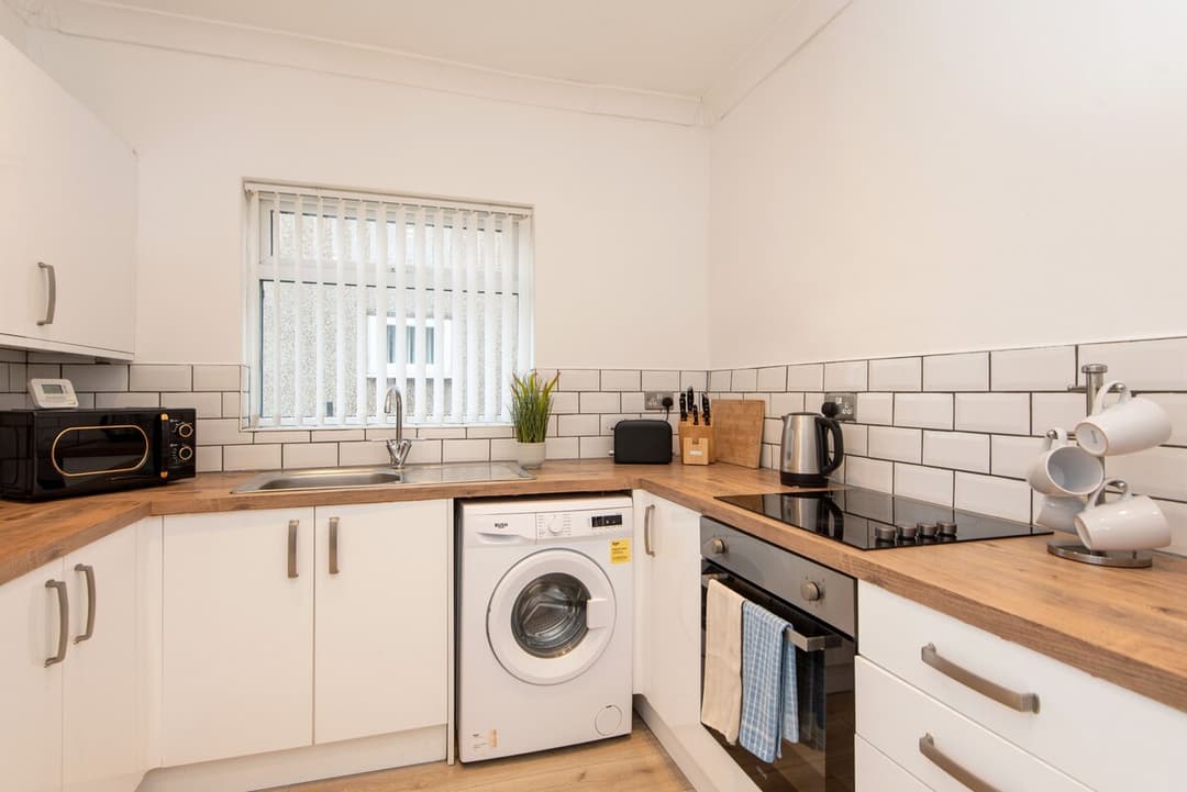 2 Bedroom House Darlington | Parking - View 5