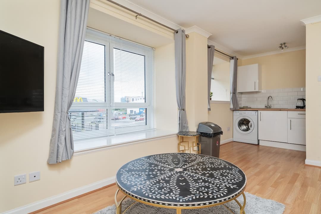 Glasgow Apartment near Hydro & SECC, Finnieston - View 4