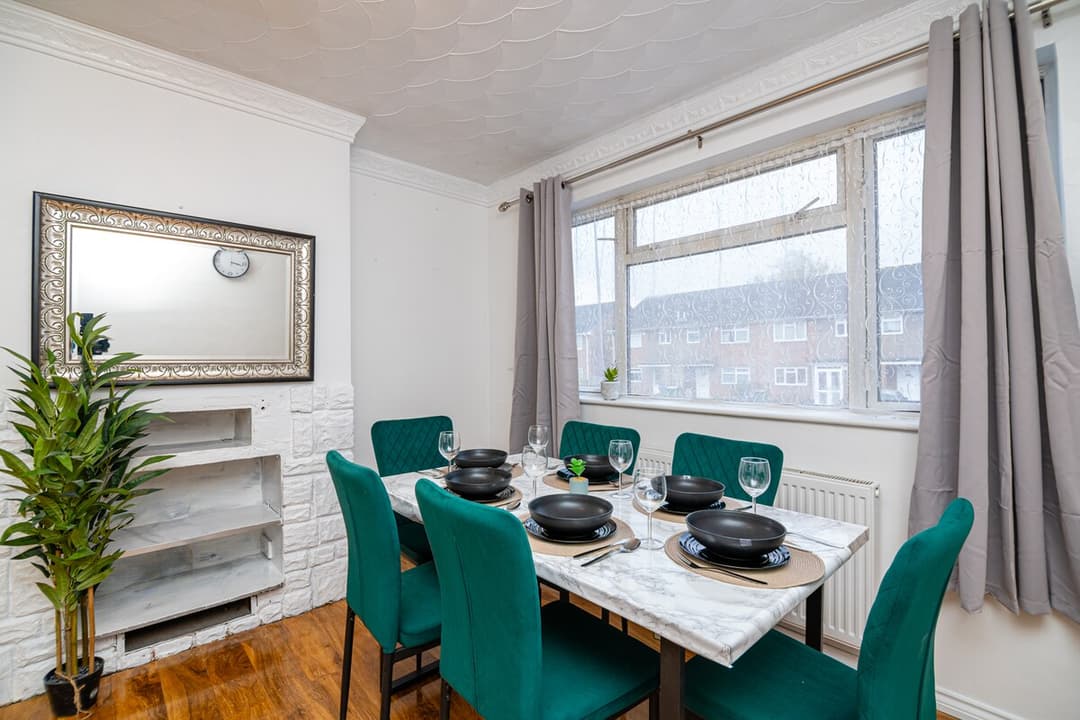 Bright & Spacious 3-Bed Abbey Wood Elizabeth Line - View 5