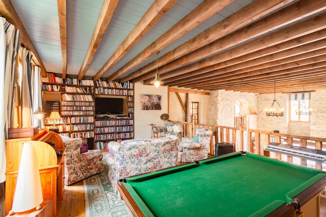 A Charming 4 Bedroom | 4 Bathroom Home | Jacuzzi - View 4