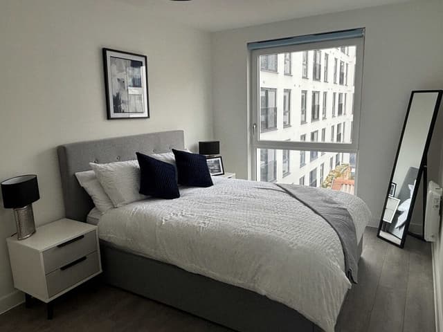 Stylish 1-Bedroom Apartment in central Birmingham - View 3