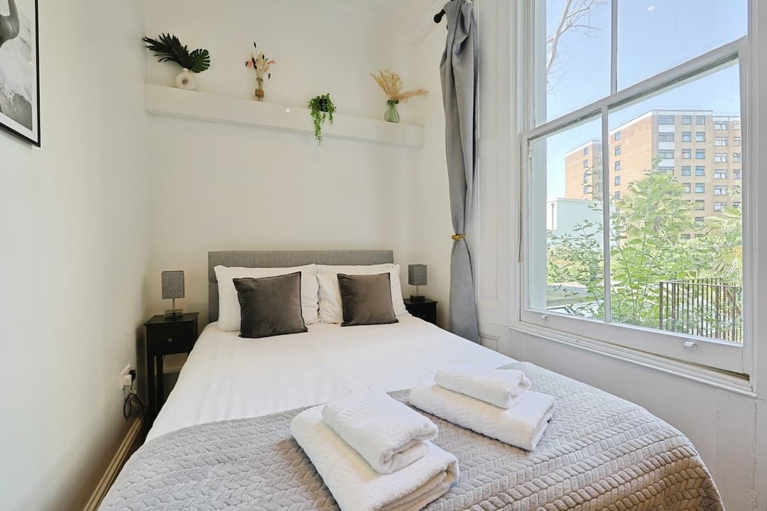 4 Bedroom Apt With Ac And Additional Sofa Bed (fulham Based) - View 5