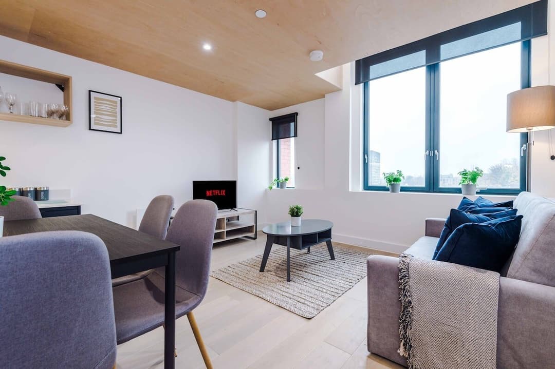 Spacious Duplex Manchester For Upto 5 People With Super Fast Wifi - View 5
