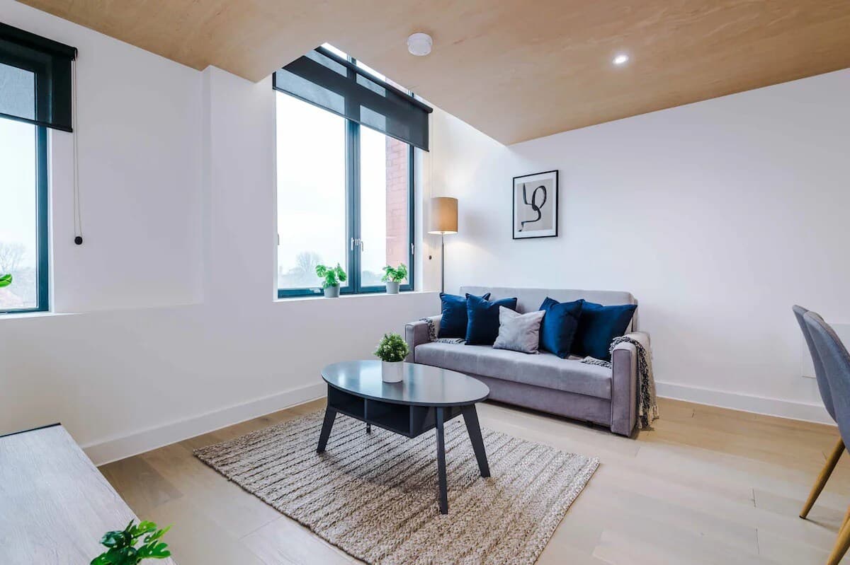 Spacious Duplex Manchester For Upto 5 People With Super Fast Wifi