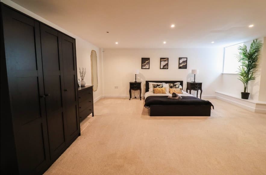 Central London Huge 2 Bed Flat W / Parking - View 6