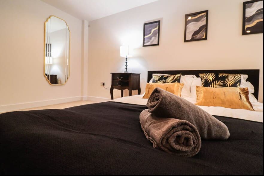 Central London Huge 2 Bed Flat W / Parking - View 7