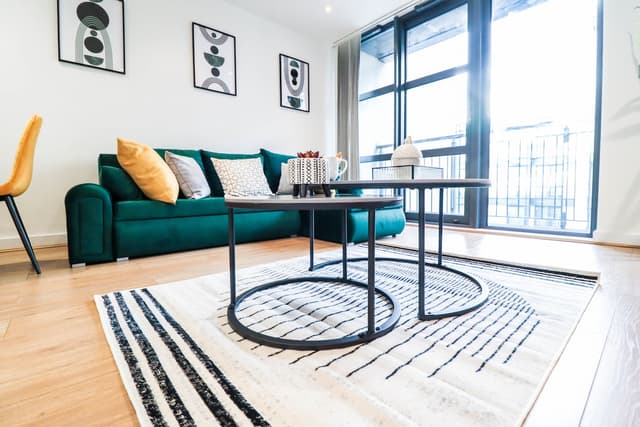 Stylish Canary Wharf Flat W/balcony - 5mins From Station - View 4