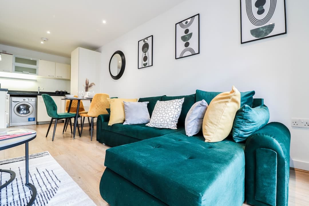 Stylish Canary Wharf Flat W/balcony - 5mins From Station - View 6