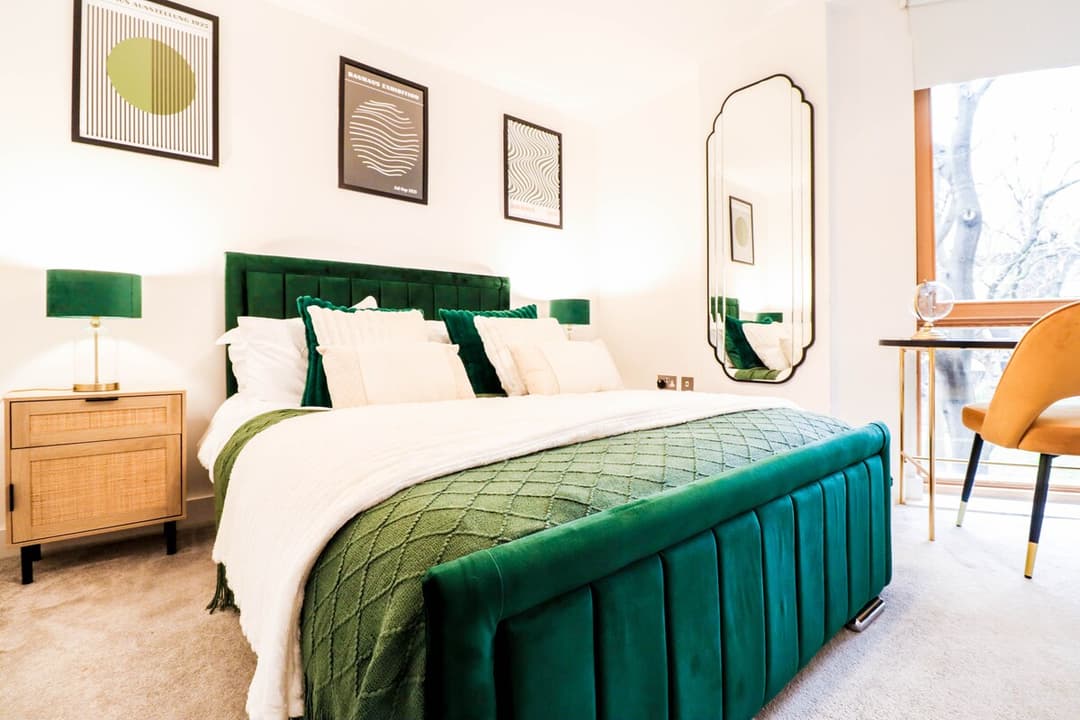 Luxury London Bridge Flat w/Balcony-Sleeps 6 - View 8