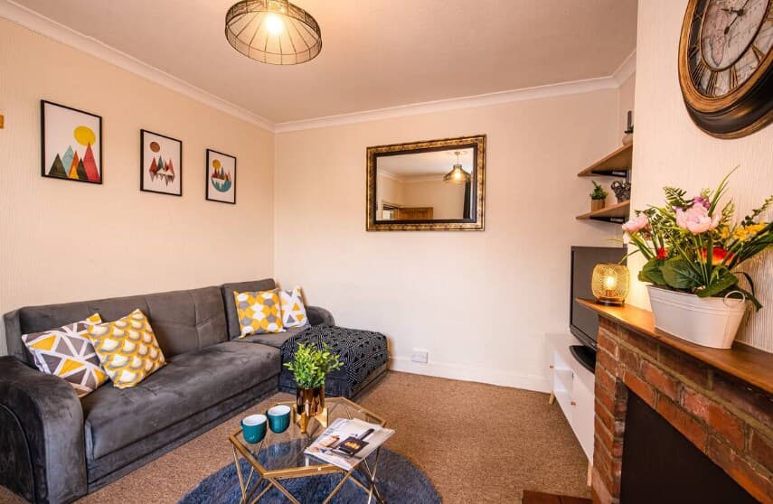 Victorian Home - City Centre  3 Bed - Free Parking - View 10