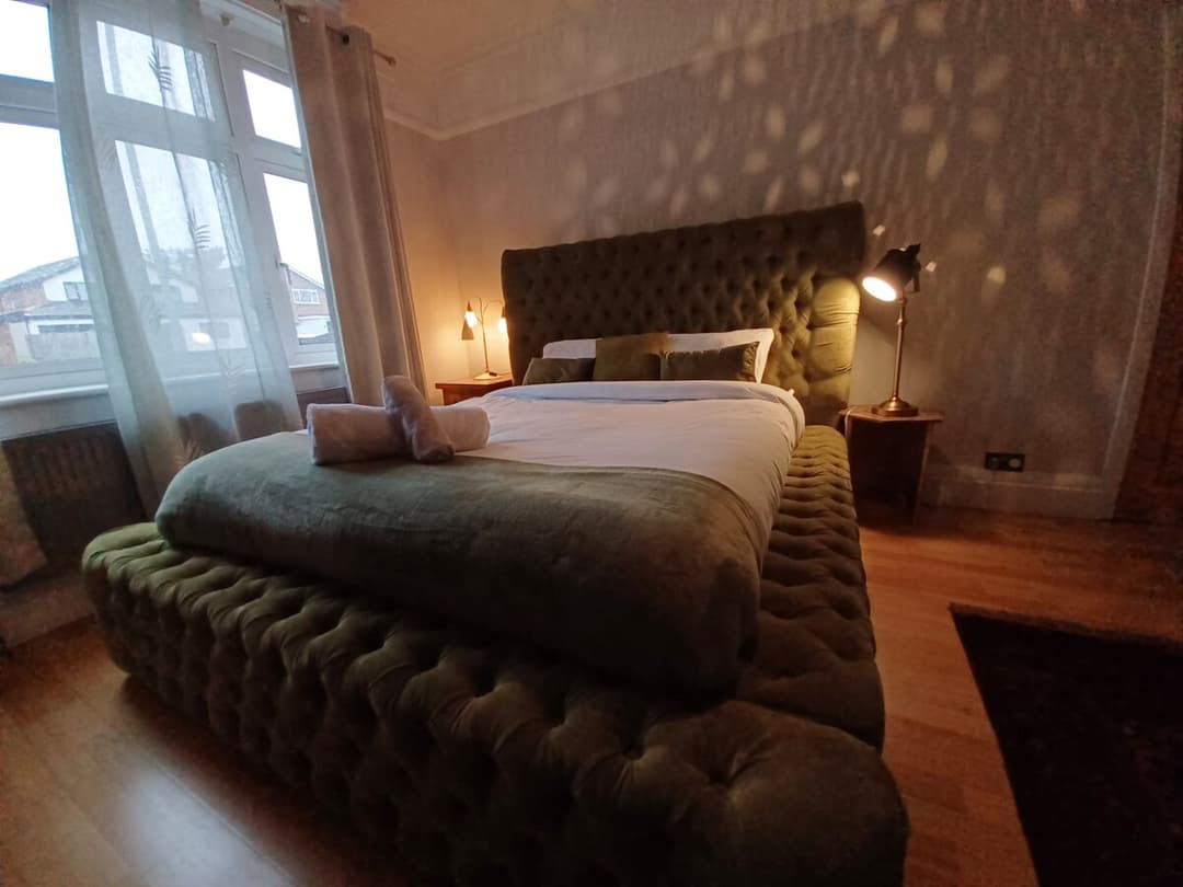 The Kingsize Suite Watford Nr Warner Bros - View 2