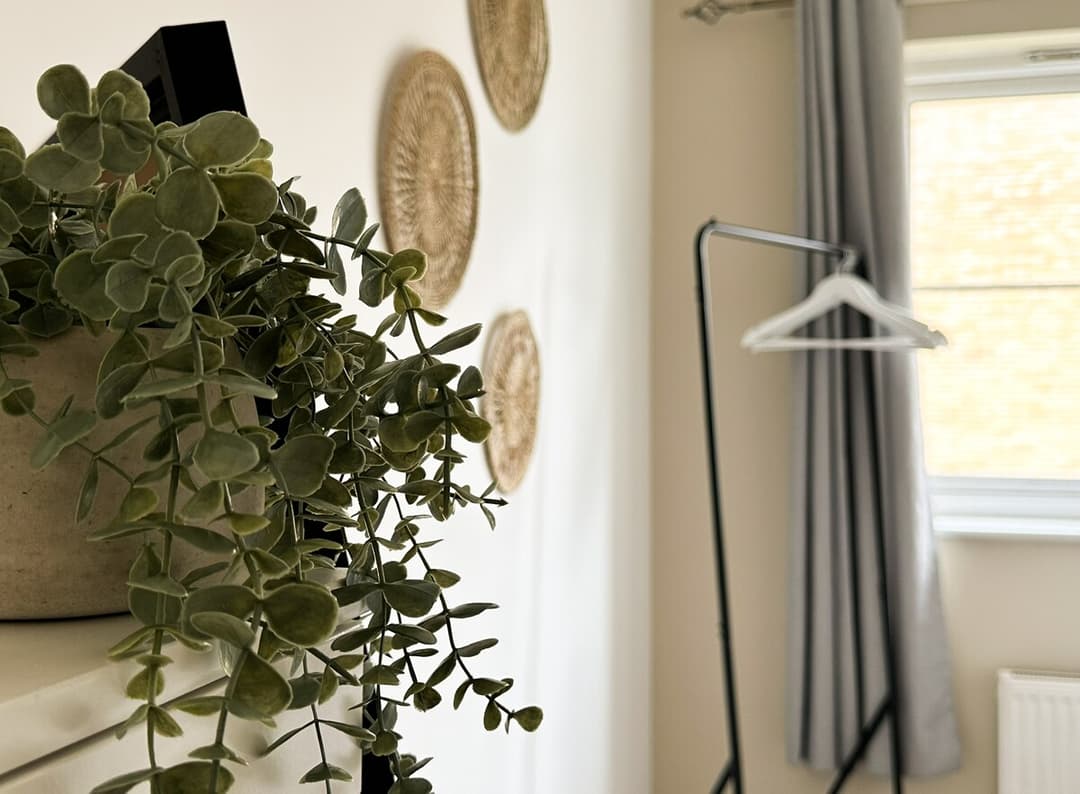 4 Bedroom Heathrow Home | Sleeps 6 | Free Parking - View 50