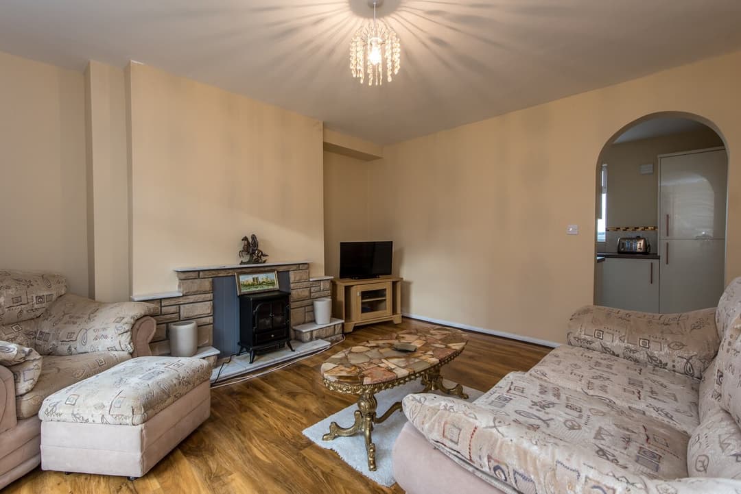 2 Bedroom House Durham - View 3