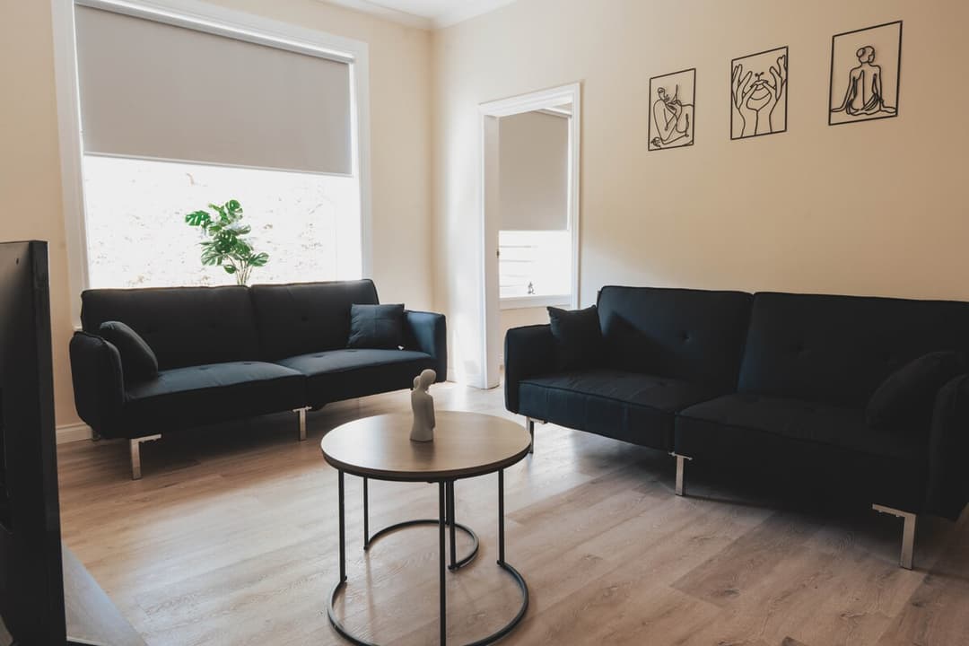3 Bedroom Home Glasgow Sleeps 7 - View 3