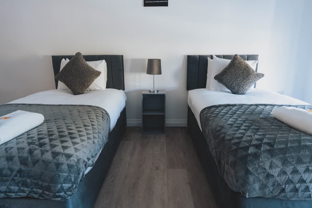 Stylish 3BR Stay by Hampden No 161 | Free Parking - View 5