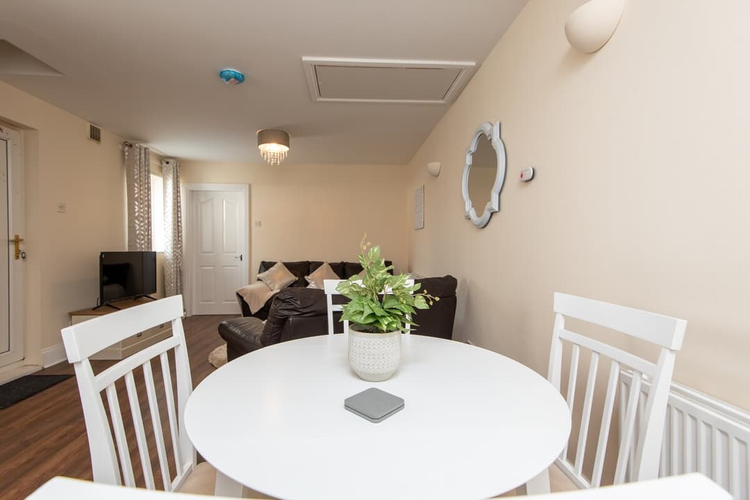 Modern ground floor apartment - View 5