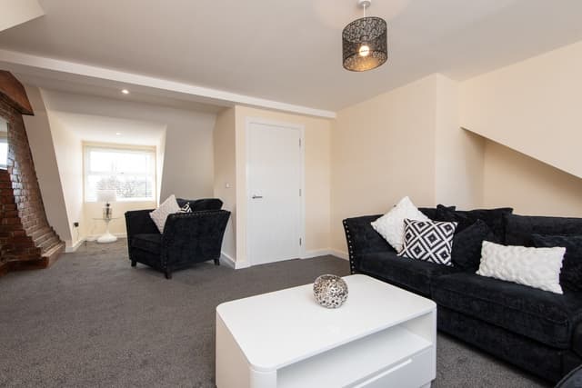 2 Bedroom Home Langley Park - View 2