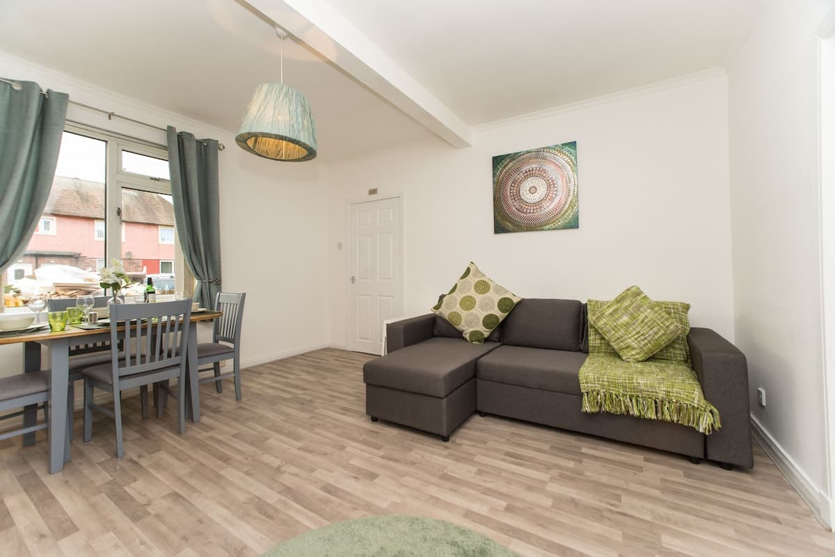 2 Bedroom Apartment