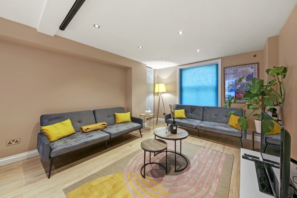 2 Bedroom Apartment