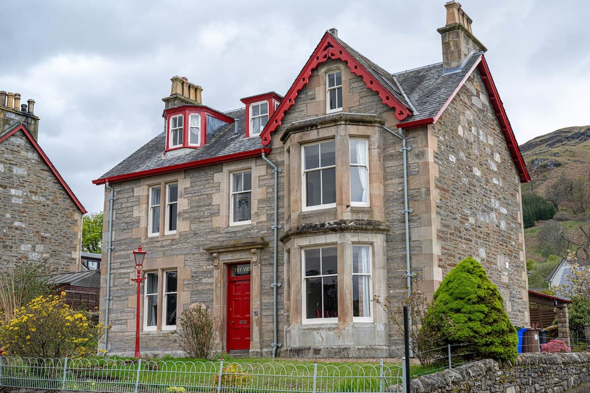 9 Bedroom House