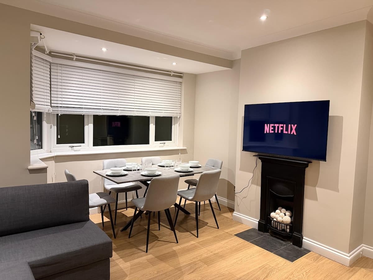 2 Bedroom Apartment