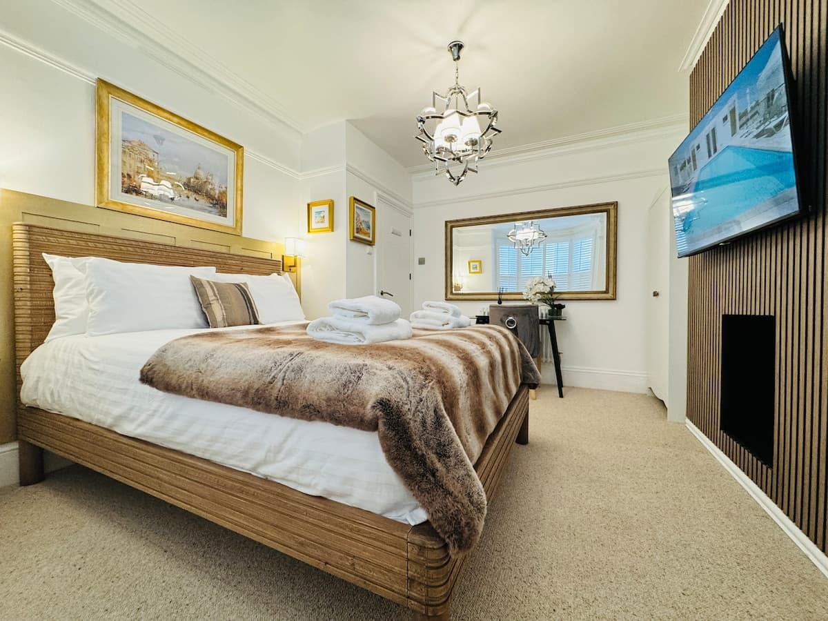 2 Bedroom Apartment