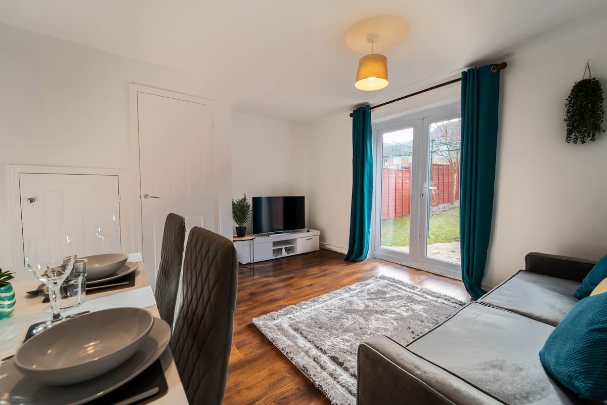 2 Bedroom House